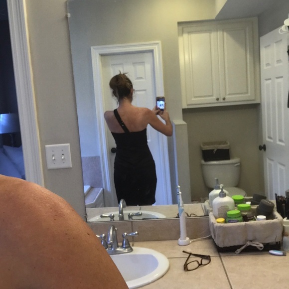 Holiday dress - Picture 4 of 8